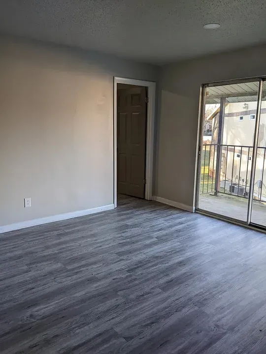 3 Bed 2 Bath Contemporary High-Rise Condo in Huntsville, AL - 2