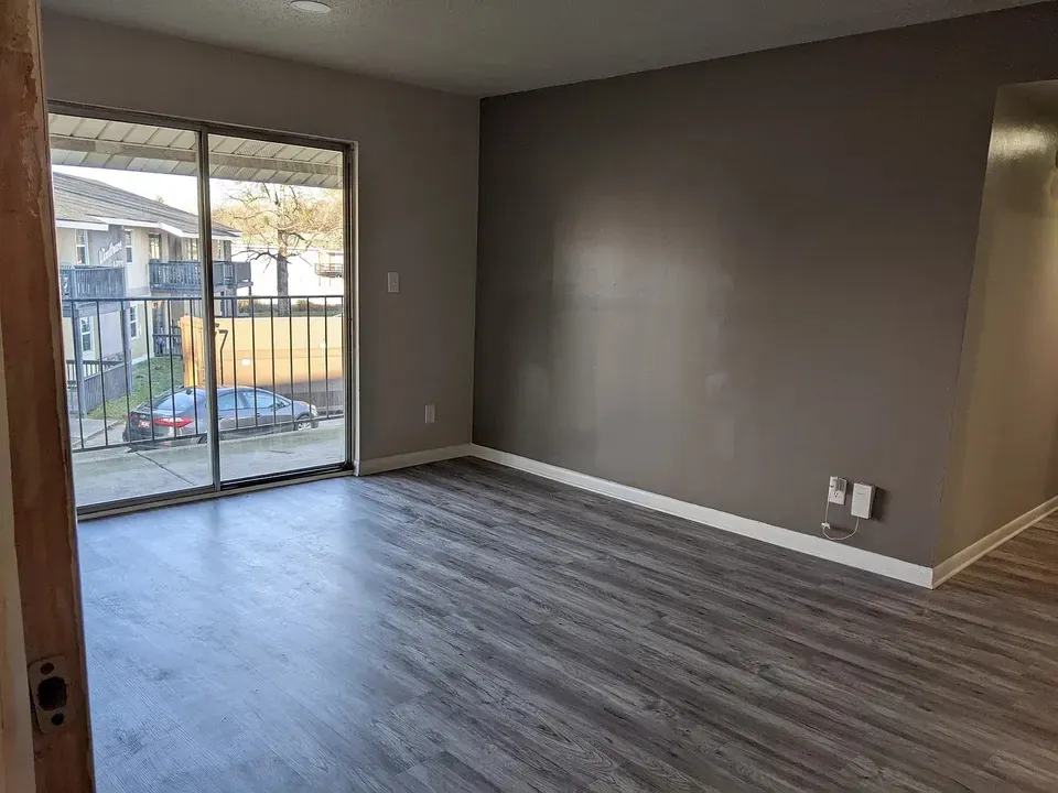 3 Bed 2 Bath Contemporary High-Rise Condo in Huntsville, AL - 3
