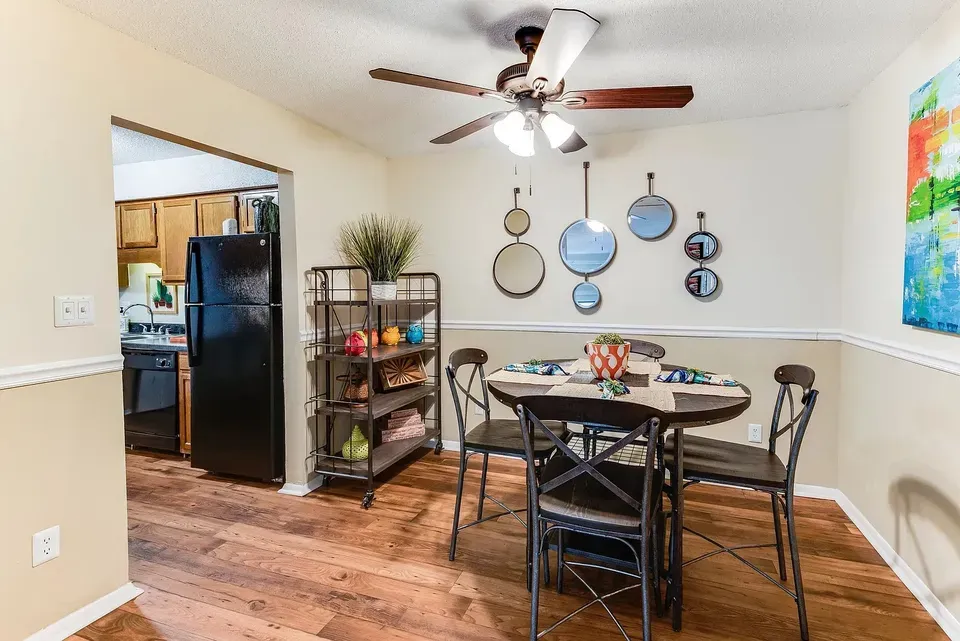 3 Bed 2 Bath Contemporary High-Rise Condo in Huntsville, AL - 5