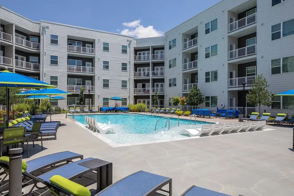3 Bed 2 Bath Contemporary High-Rise Condo in Huntsville, AL - 1