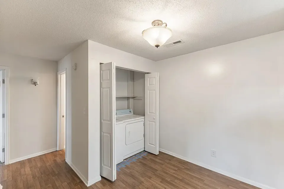 3 Bed 2 Bath Contemporary High-Rise Condo in Huntsville, AL - 5