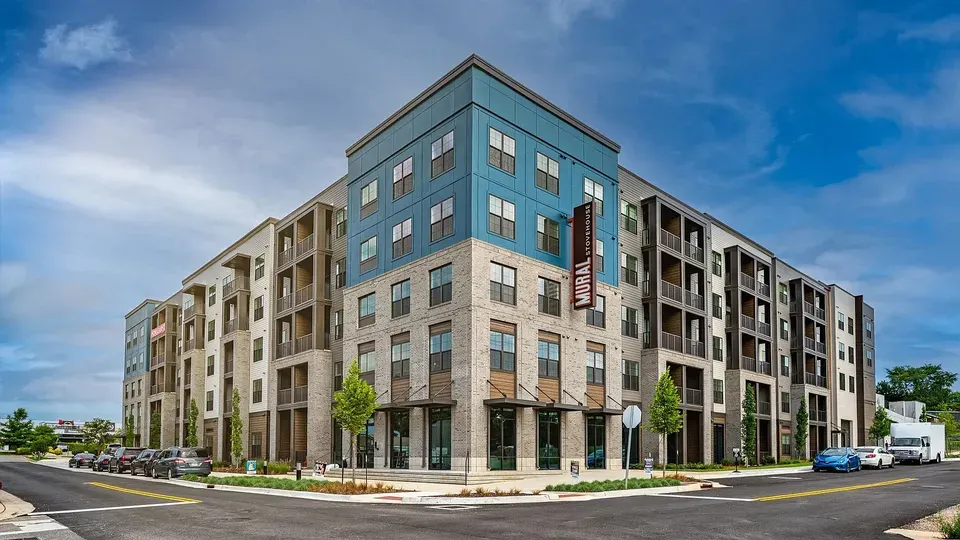 3 Bed 2 Bath Contemporary High-Rise Condo in Huntsville, AL - 1