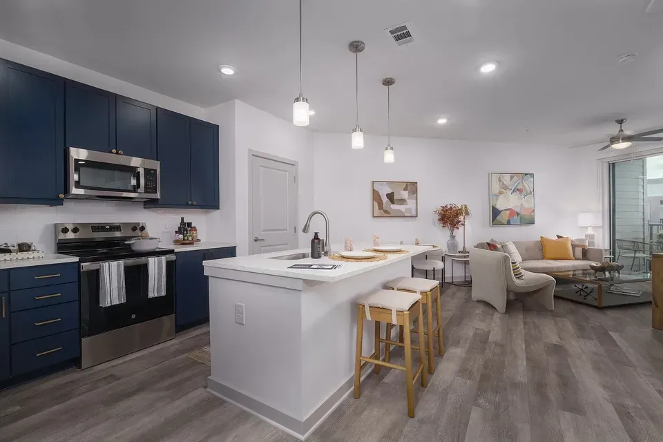 3 Bed 2 Bath Contemporary High-Rise Condo in Huntsville, AL - 5