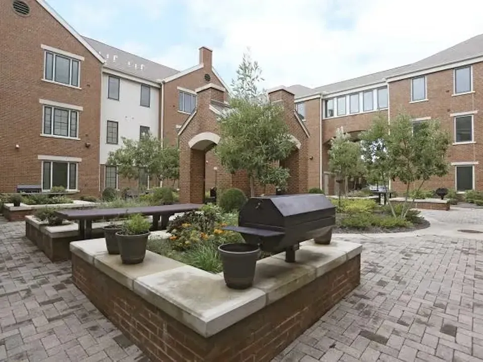 3 Bed 2 Bath Contemporary High-Rise Condo in Huntsville, AL - 2