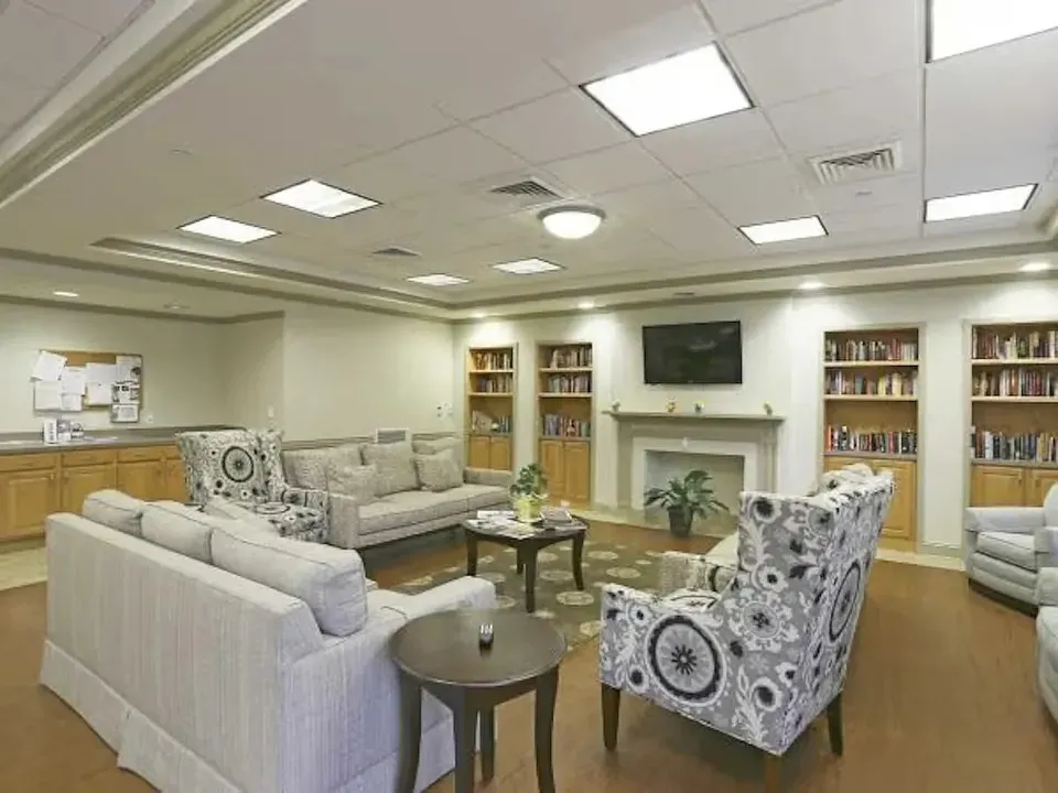 3 Bed 2 Bath Contemporary High-Rise Condo in Huntsville, AL - 3
