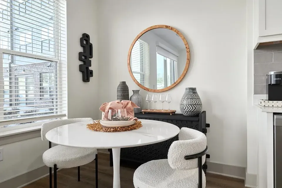 3 Bed 2 Bath Contemporary High-Rise Condo in Huntsville, AL - 5