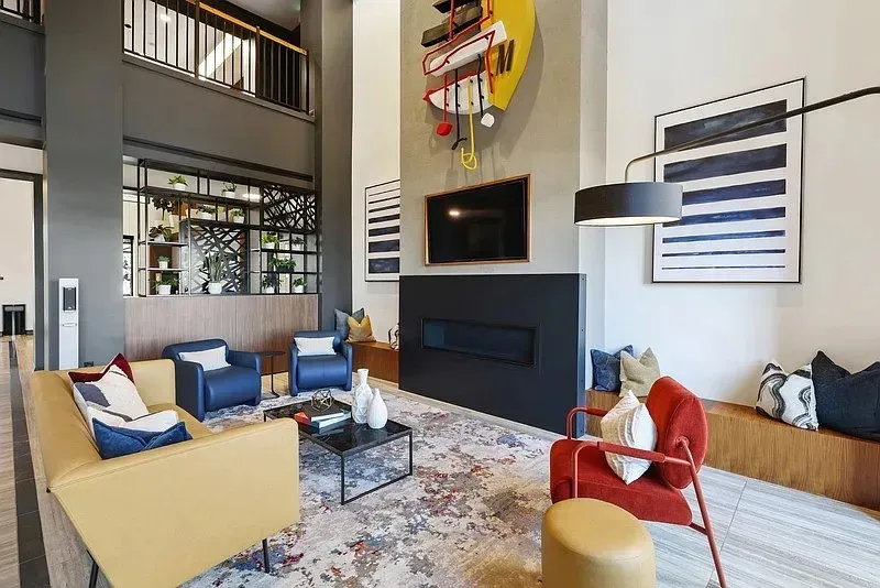 3 Bed 2 Bath Contemporary High-Rise Condo in Huntsville, AL - 5