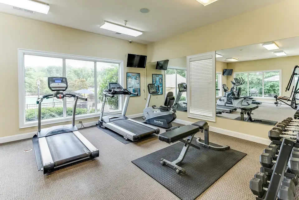3 Bed 2 Bath Contemporary High-Rise Condo in Huntsville, AL - 4