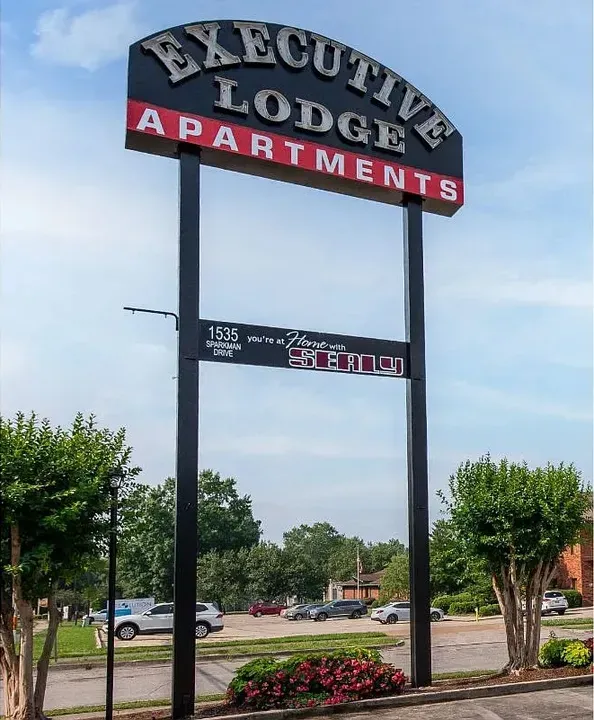 3 Bed 2 Bath Contemporary High-Rise Condo in Huntsville, AL