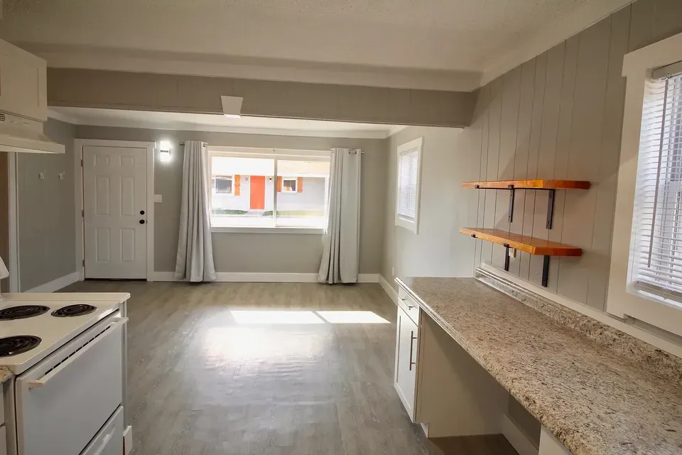 3 Bed 2 Bath Contemporary High-Rise Condo in Huntsville, AL - 3