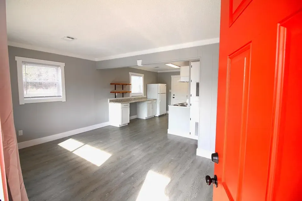 3 Bed 2 Bath Contemporary High-Rise Condo in Huntsville, AL - 5
