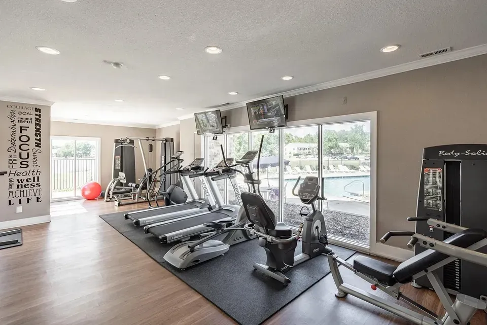 3 Bed 2 Bath Contemporary High-Rise Condo in Huntsville, AL - 5