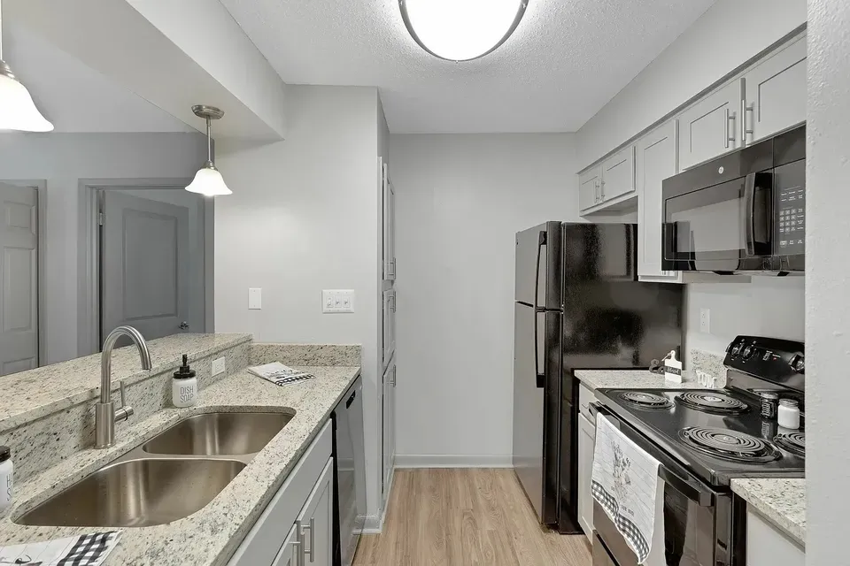 3 Bed 2 Bath Contemporary High-Rise Condo in Huntsville, AL - 1