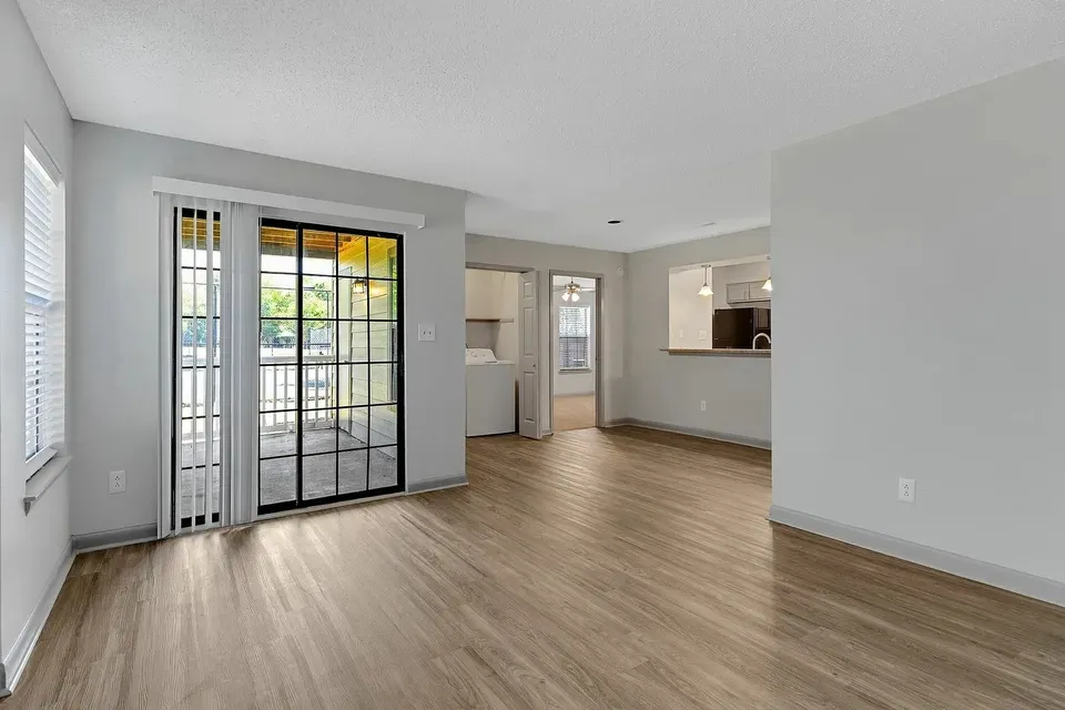 3 Bed 2 Bath Contemporary High-Rise Condo in Huntsville, AL - 5