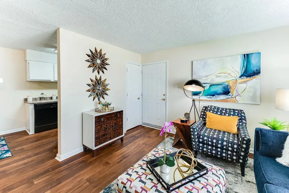 3 Bed 2 Bath Contemporary High-Rise Condo in Huntsville, AL - 2