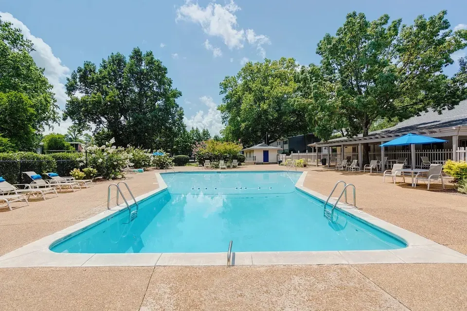 3 Bed 2 Bath Contemporary High-Rise Condo in Huntsville, AL - 2