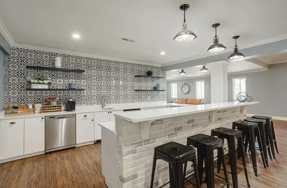 3 Bed 2 Bath Contemporary High-Rise Condo in Huntsville, AL - 3