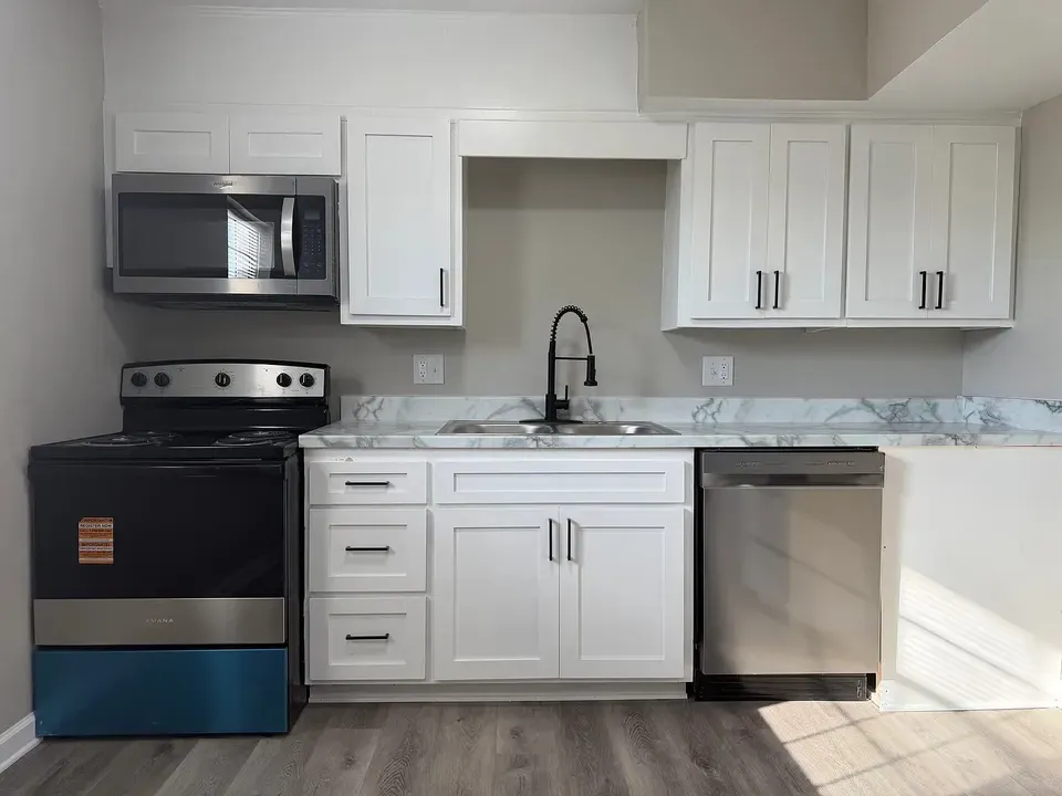 3 Bed 2 Bath Contemporary High-Rise Condo in Huntsville, AL