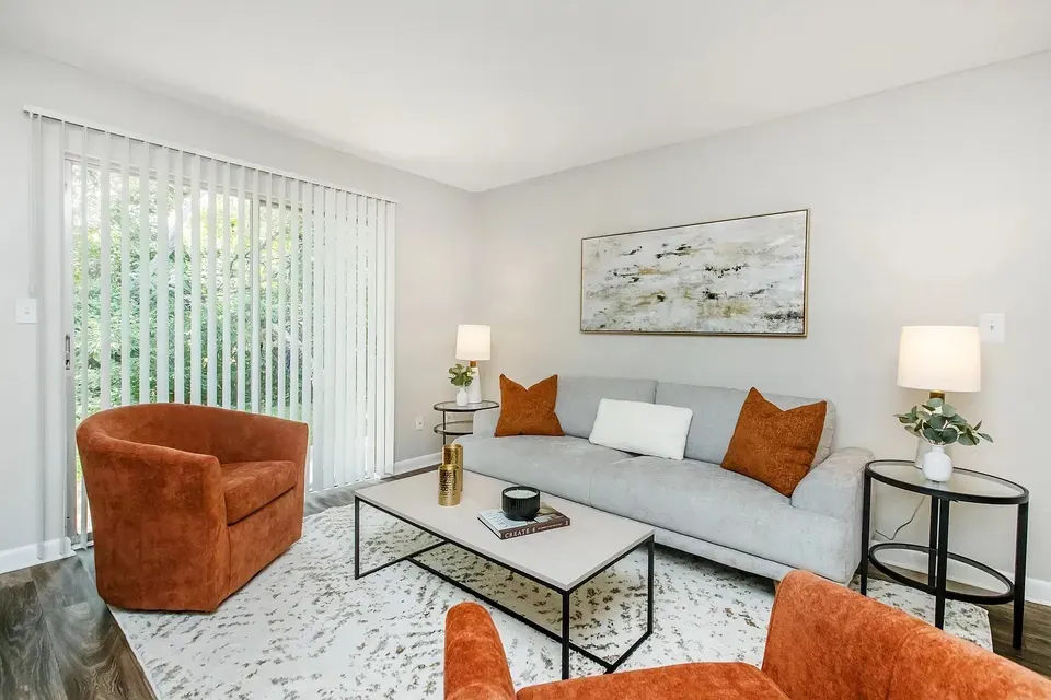 3 Bed 2 Bath Contemporary High-Rise Condo in Huntsville, AL - 4