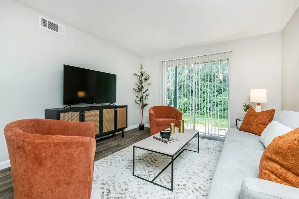 3 Bed 2 Bath Contemporary High-Rise Condo in Huntsville, AL - 5