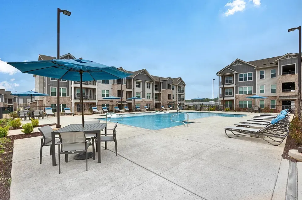 3 Bed 2 Bath Contemporary High-Rise Condo in Huntsville, AL - 3