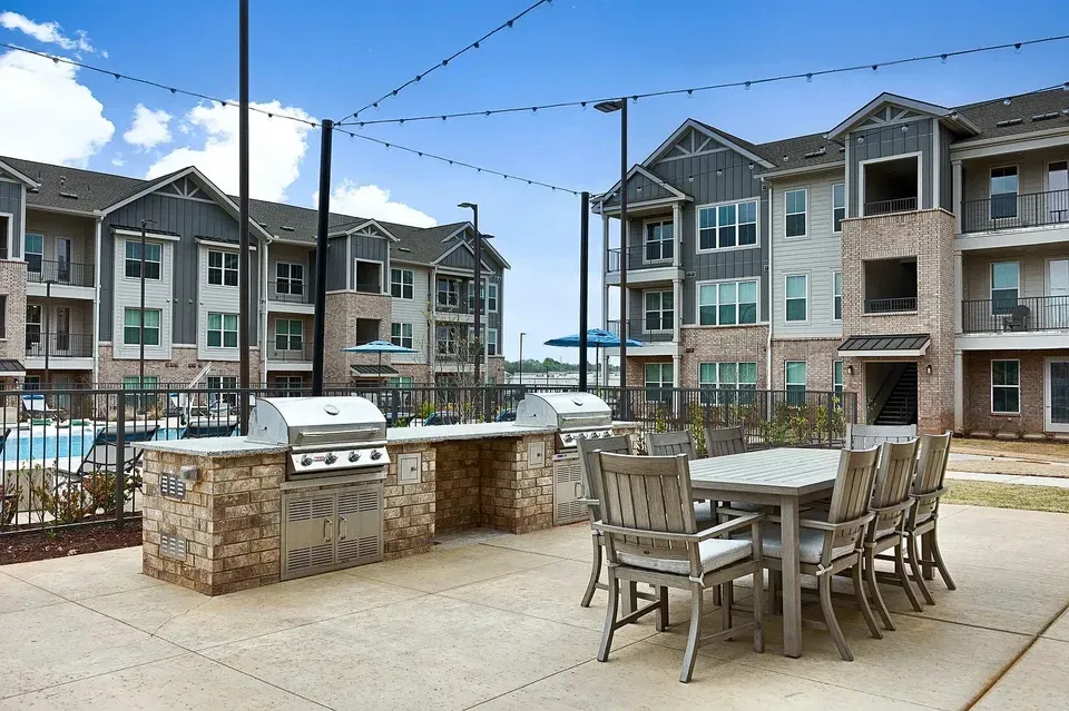 3 Bed 2 Bath Contemporary High-Rise Condo in Huntsville, AL - 4