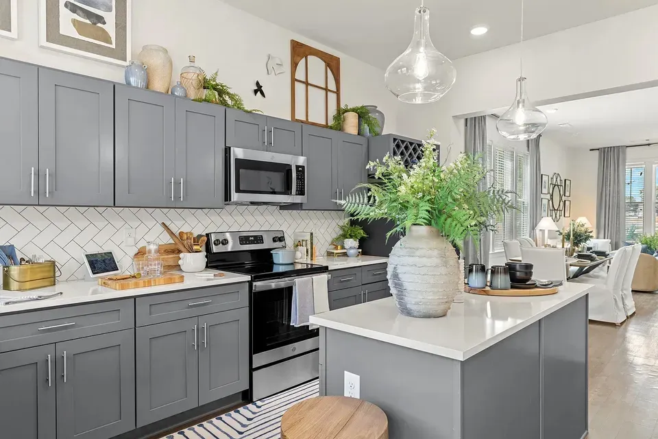 3 Bed 2 Bath Contemporary High-Rise Condo in Huntsville, AL - 5