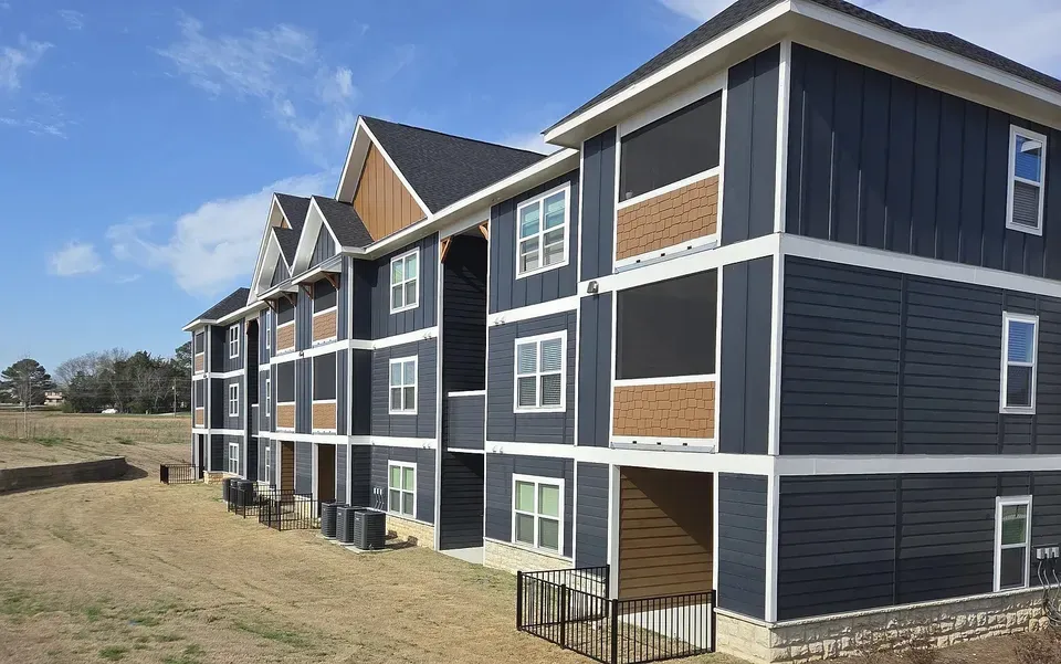 3 Bed 2 Bath Contemporary High-Rise Condo in Huntsville, AL - 1