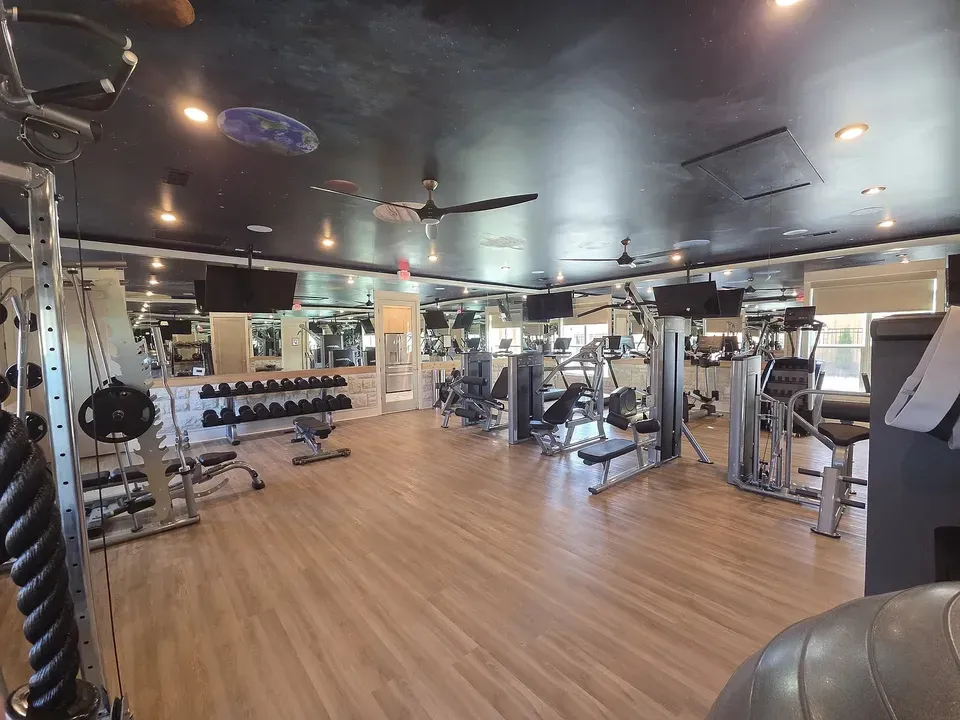 3 Bed 2 Bath Contemporary High-Rise Condo in Huntsville, AL - 4