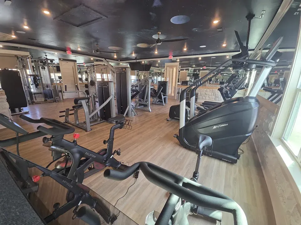 3 Bed 2 Bath Contemporary High-Rise Condo in Huntsville, AL - 5
