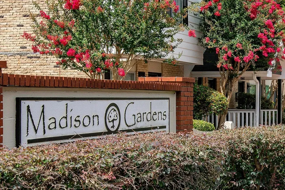3 Bed 2 Bath Contemporary High-Rise Condo in Huntsville, AL - 1