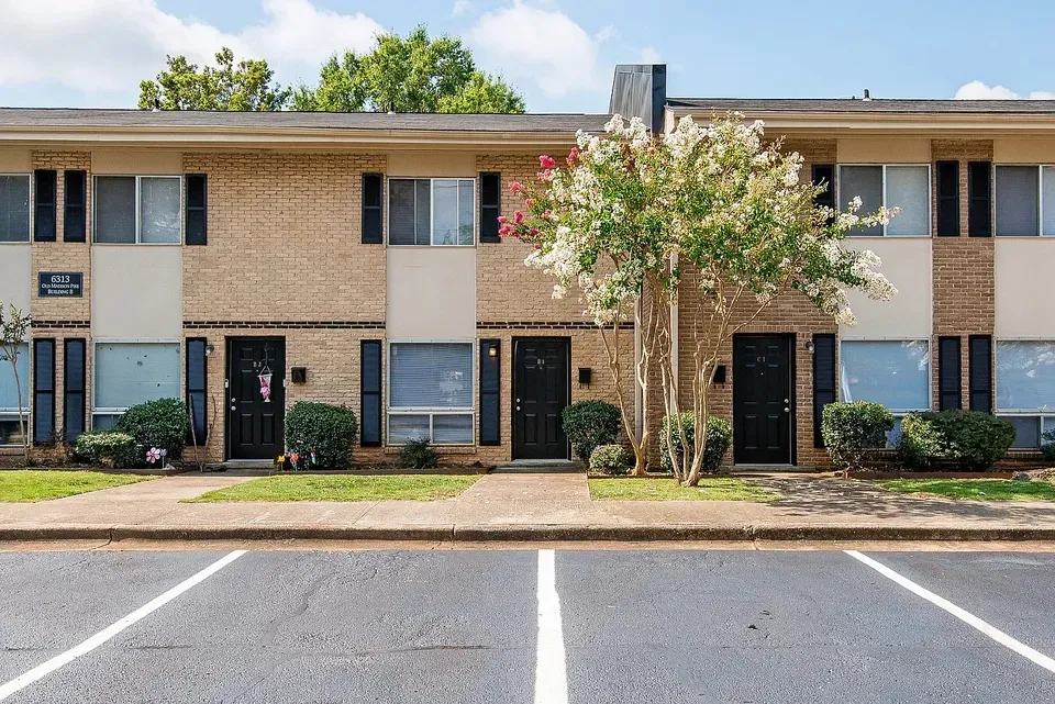 3 Bed 2 Bath Contemporary High-Rise Condo in Huntsville, AL - 2