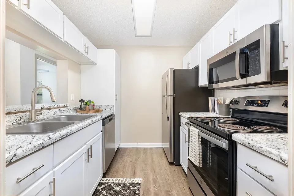 3 Bed 2 Bath Contemporary High-Rise Condo in Huntsville, AL - 3