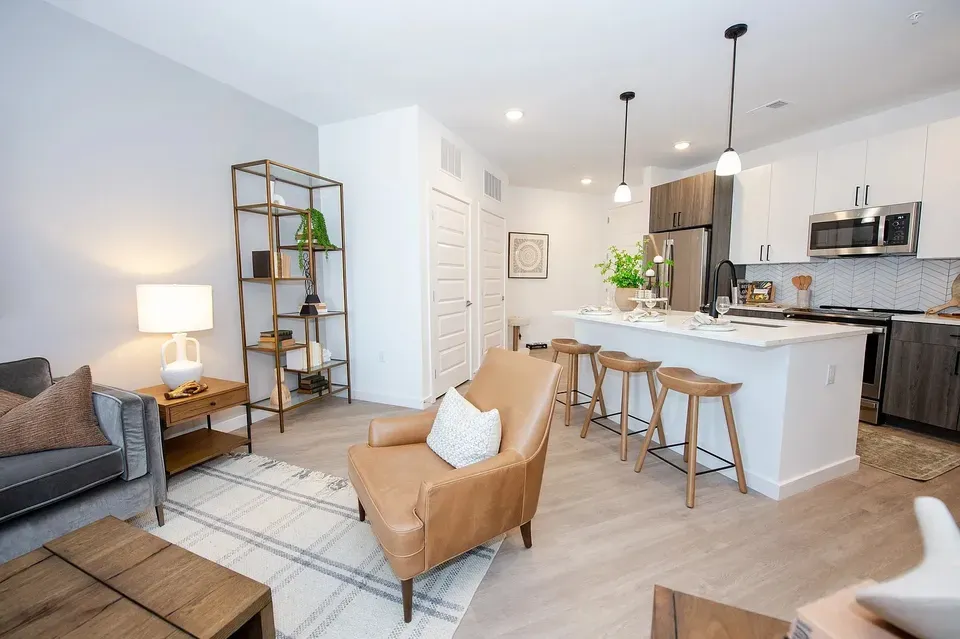 3 Bed 2 Bath Contemporary High-Rise Condo in Huntsville, AL - 5