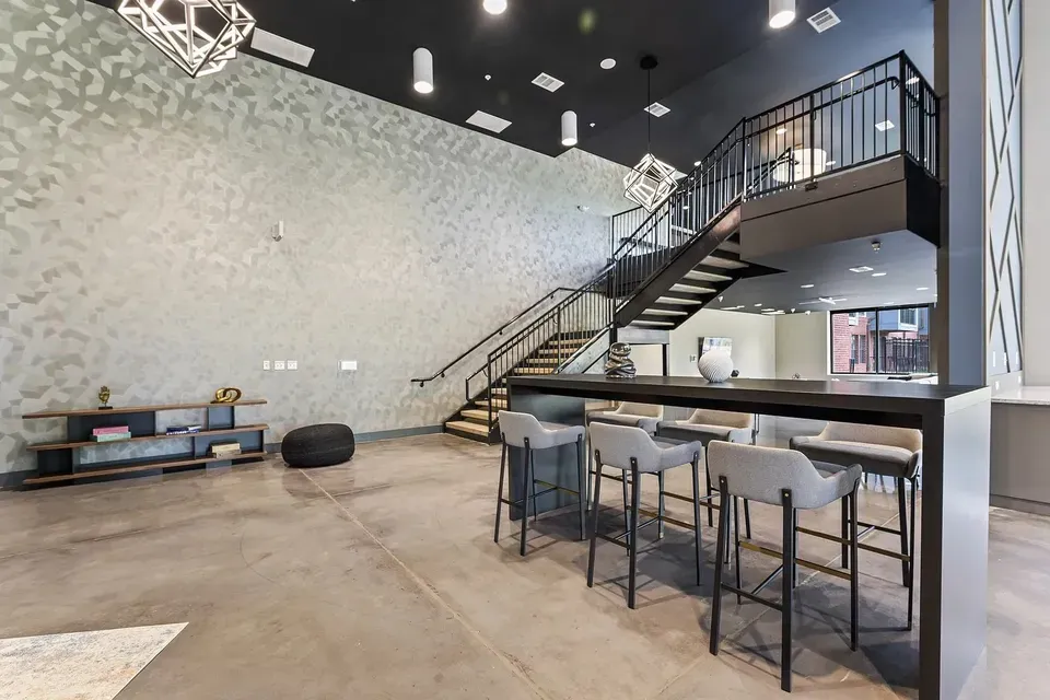 3 Bed 2 Bath Contemporary High-Rise Condo in Huntsville, AL - 5