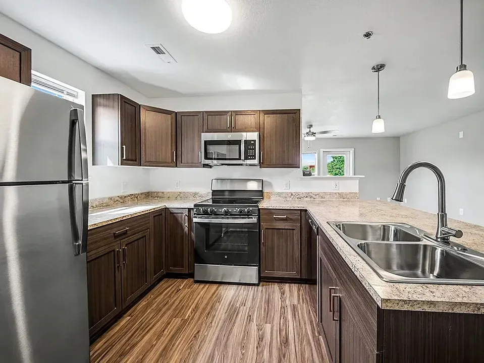3 Bed 2 Bath Contemporary High-Rise Condo in Huntsville, AL - 2