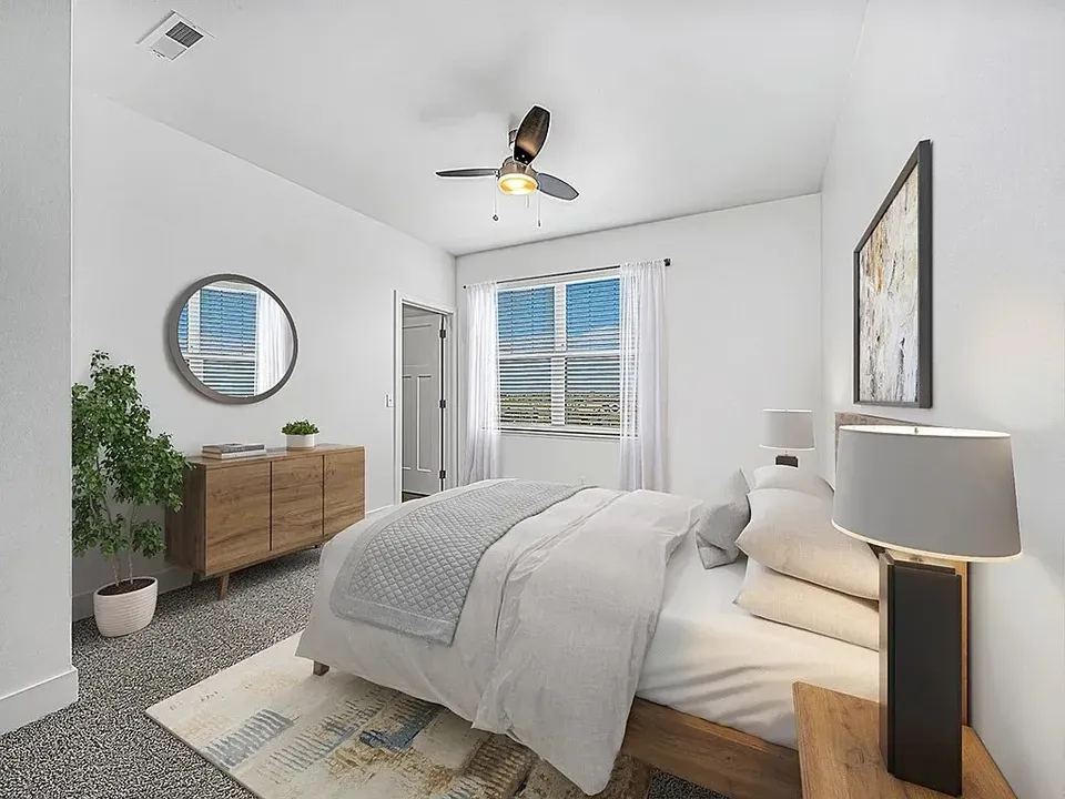 3 Bed 2 Bath Contemporary High-Rise Condo in Huntsville, AL - 4