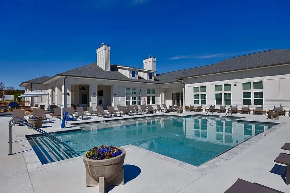 3 Bed 2 Bath Contemporary High-Rise Condo in Huntsville, AL