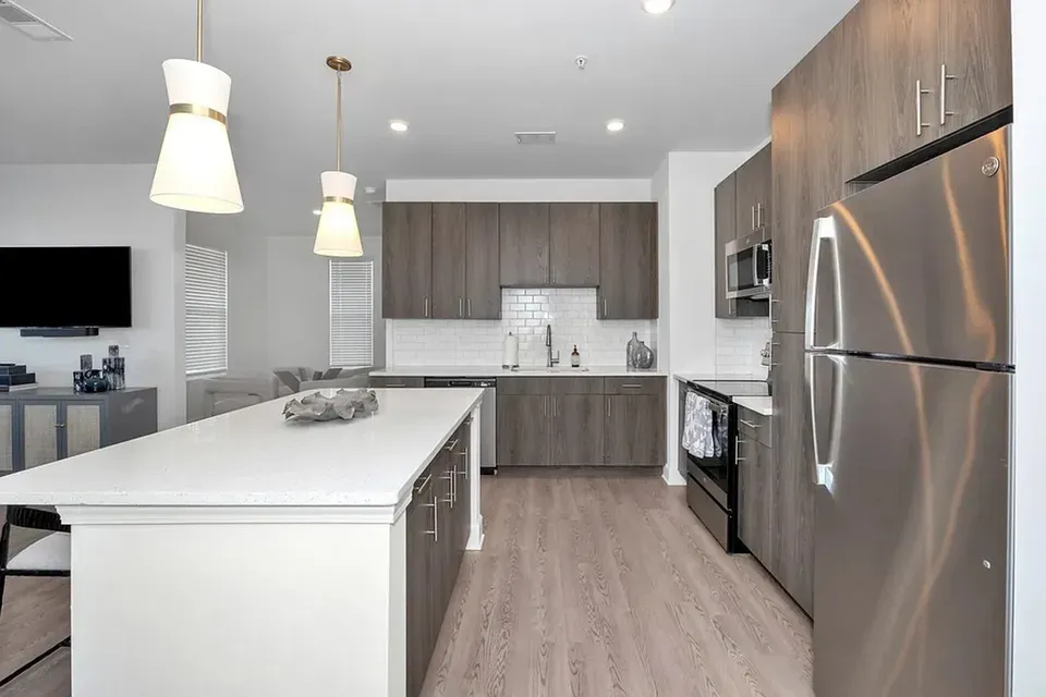 3 Bed 2 Bath Contemporary High-Rise Condo in Huntsville, AL - 2