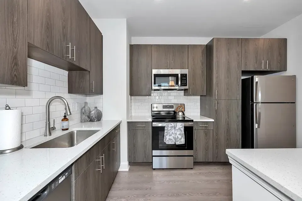 3 Bed 2 Bath Contemporary High-Rise Condo in Huntsville, AL - 4
