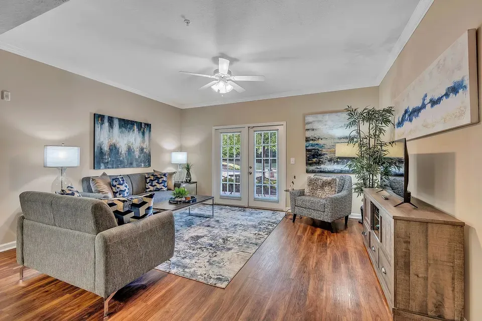 3 Bed 2 Bath Contemporary High-Rise Condo in Huntsville, AL