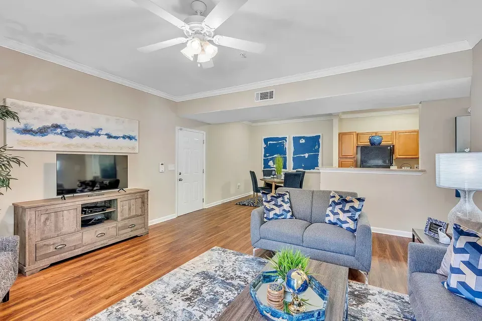 3 Bed 2 Bath Contemporary High-Rise Condo in Huntsville, AL - 2