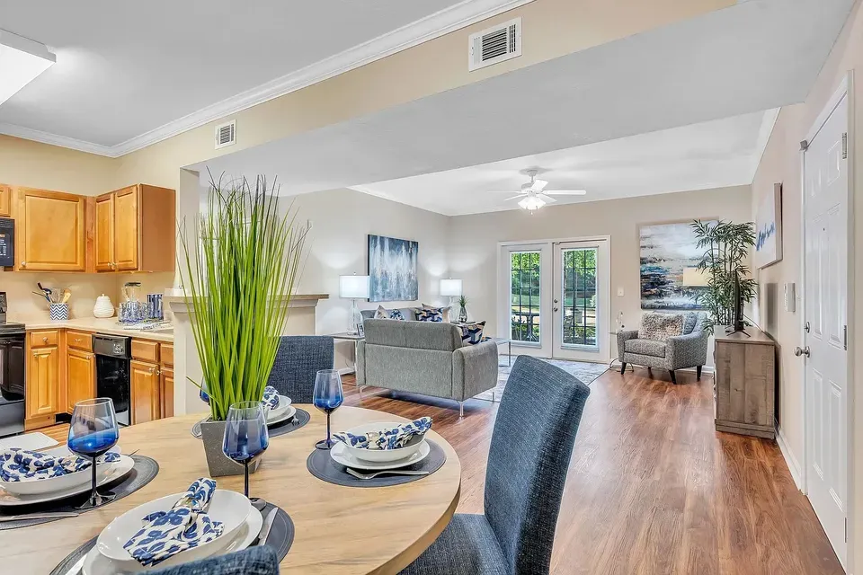 3 Bed 2 Bath Contemporary High-Rise Condo in Huntsville, AL - 4
