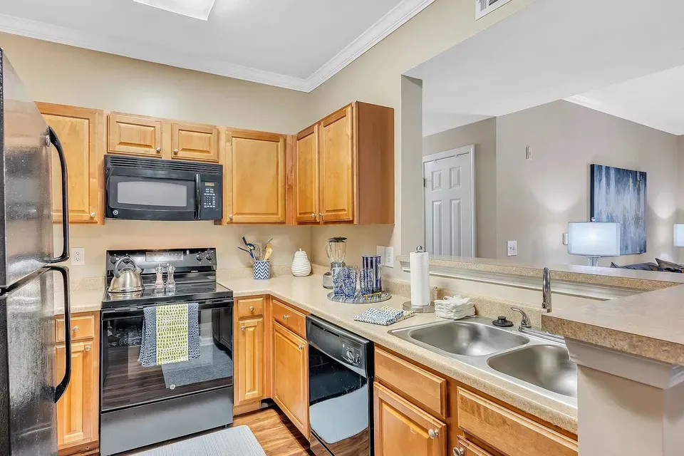 3 Bed 2 Bath Contemporary High-Rise Condo in Huntsville, AL - 5