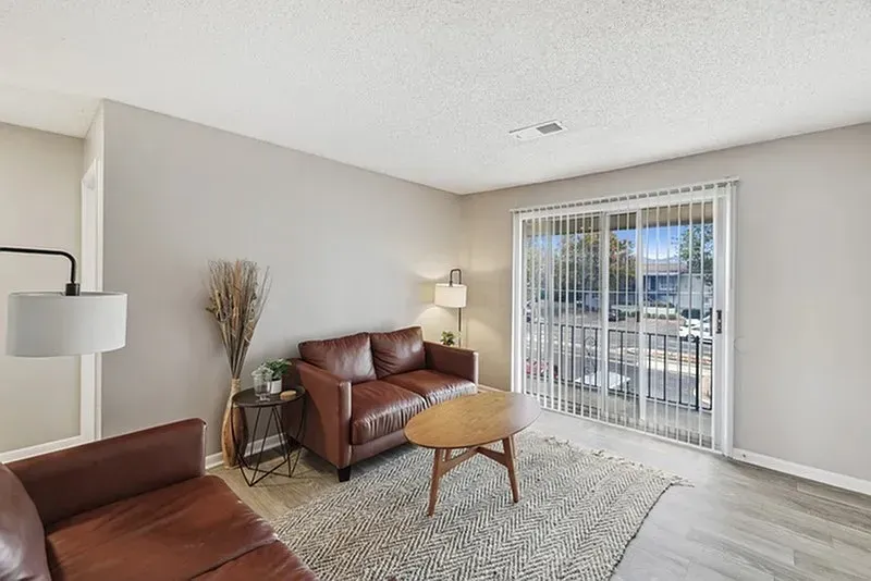 3 Bed 2 Bath Contemporary High-Rise Condo in Huntsville, AL - 5