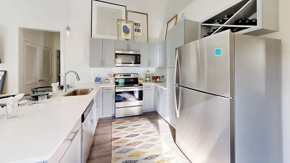 3 Bed 2 Bath Contemporary High-Rise Condo in Huntsville, AL - 5