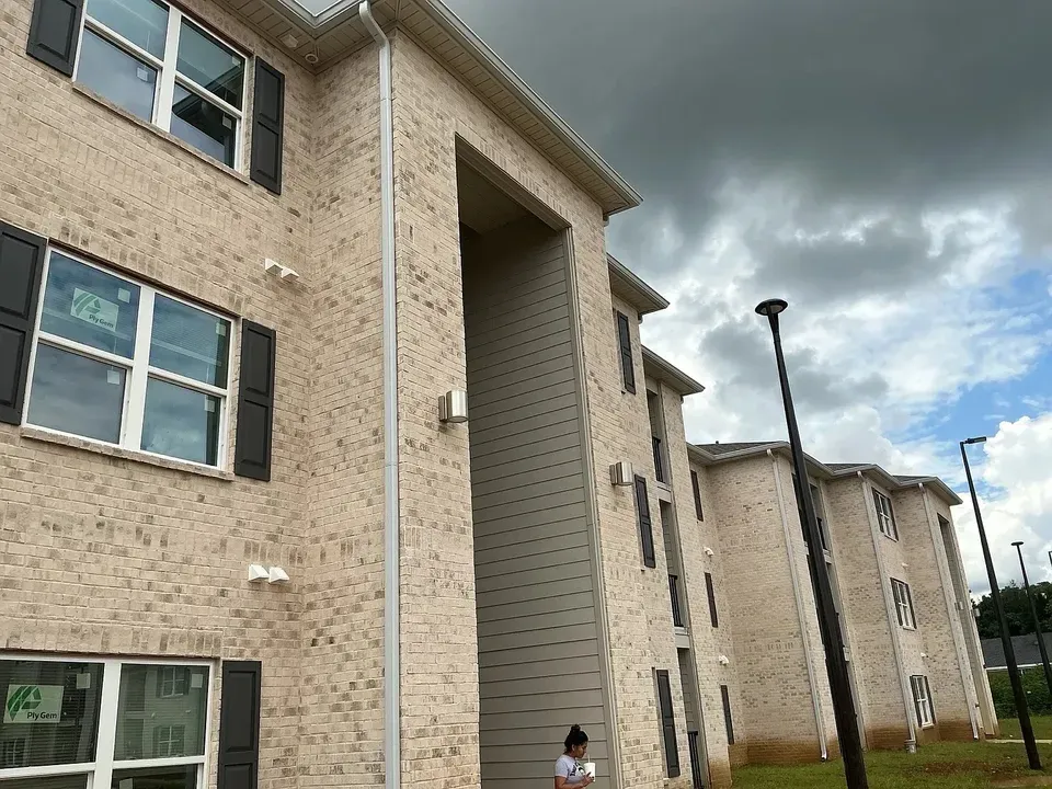 3 Bed 2 Bath Contemporary High-Rise Condo in Huntsville, AL - 4