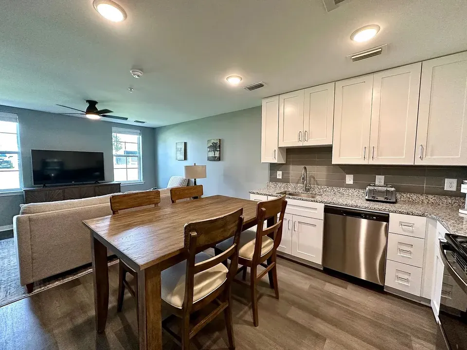 3 Bed 2 Bath Contemporary High-Rise Condo in Huntsville, AL - 3