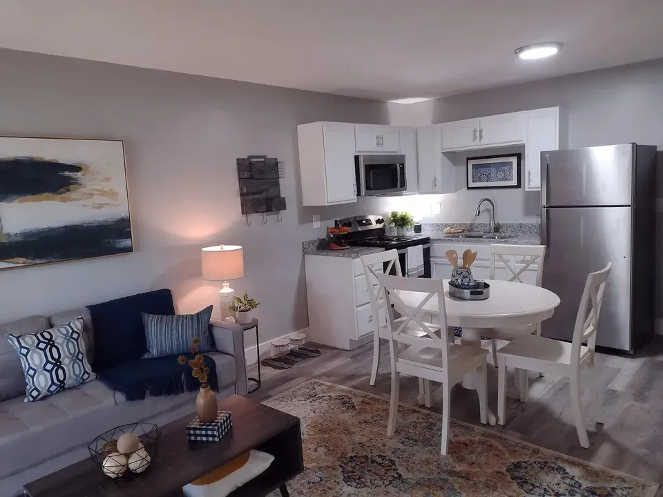 3 Bed 2 Bath Contemporary High-Rise Condo in Huntsville, AL - 1