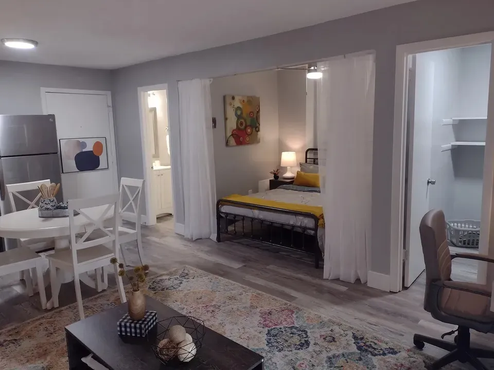 3 Bed 2 Bath Contemporary High-Rise Condo in Huntsville, AL - 2